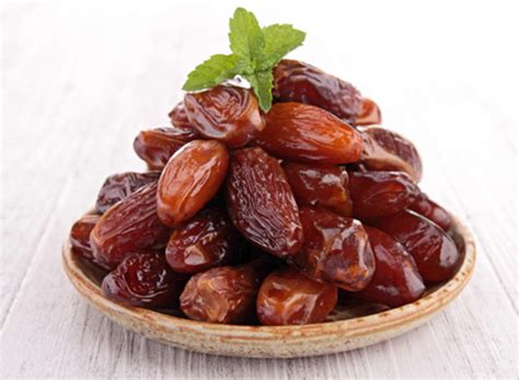 Medjool Dates: Nutrition, Benefits, and Uses